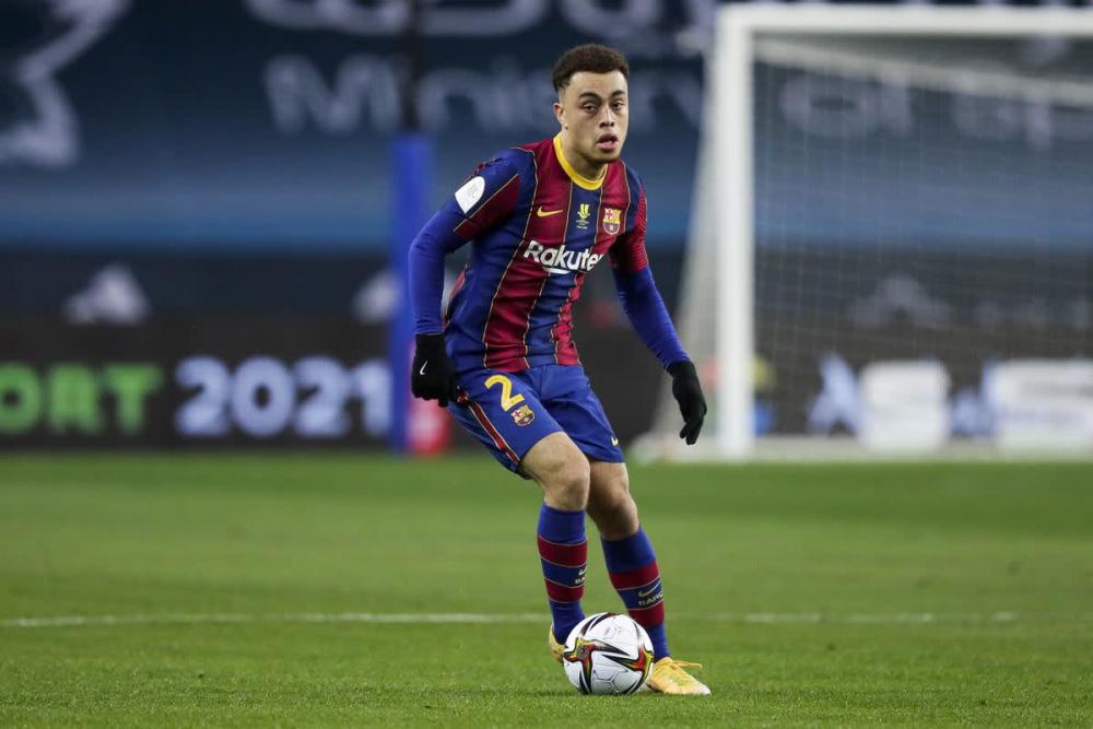  法甲冬窗关闭倒计时，巴黎压哨签下新后卫  